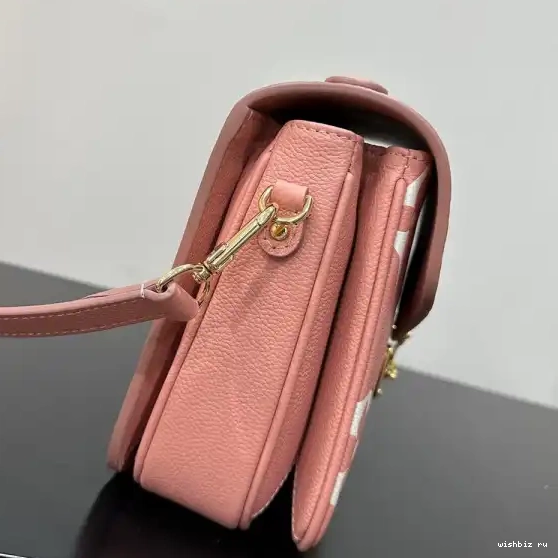 WIS LOUIS VUITTON POCHETTE MÉTIS 0425
